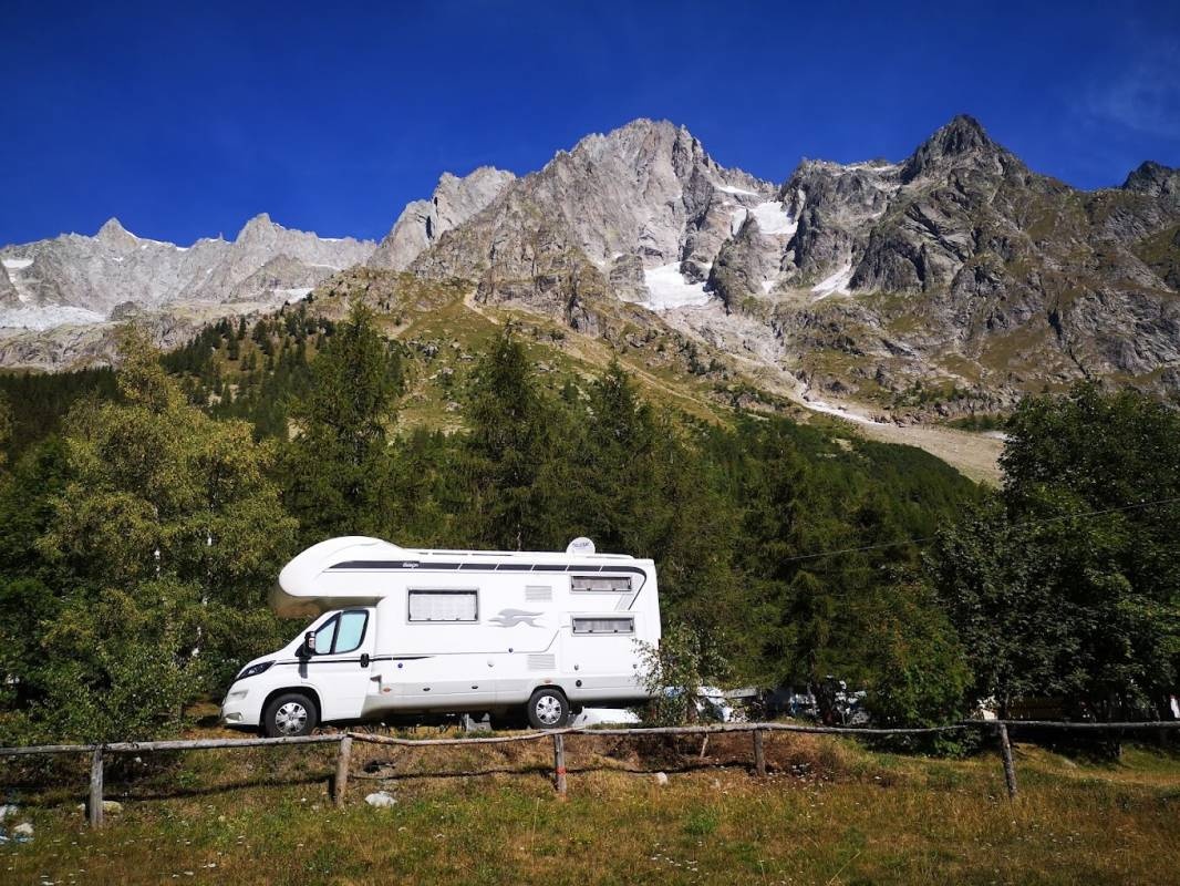 Camping Tronchey — Місце для кемпінгу in Courmayeur
