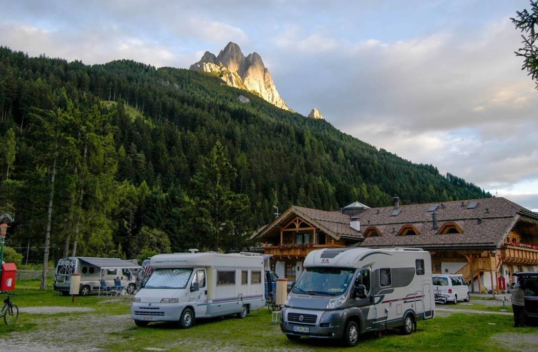 Camping Catinaccio Rosengarten — Area da campeggio in Pozza di Fassa