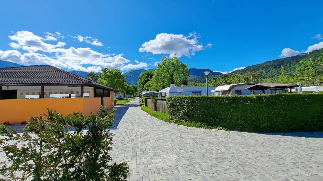 Camping Riviera — Kamp yeri in Calceranica Al Lago