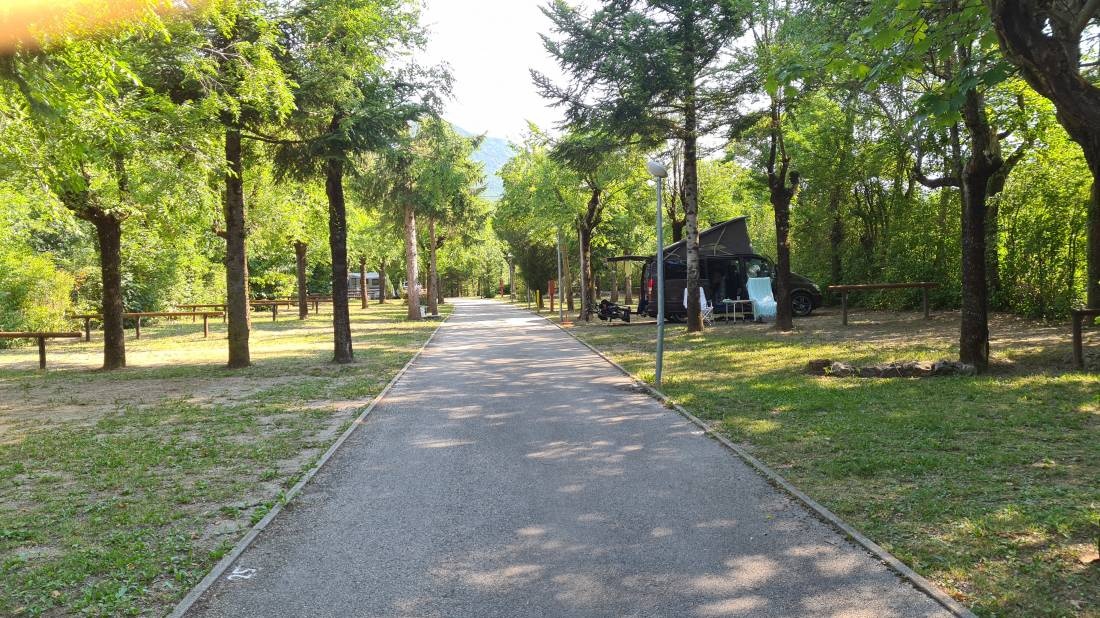 Lido Lillà Camping & Bar — Campingplatz in Terlago