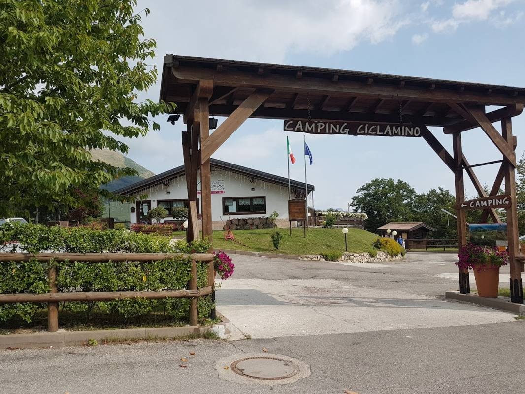 Camping Ciclamino Parco Vacanze — Camping Site in Fraz. San Valentino