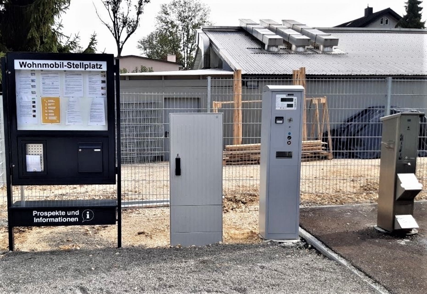 Wohnmobilstellplatz am Brenzufer — Area di sosta in Giengen an der Brenz