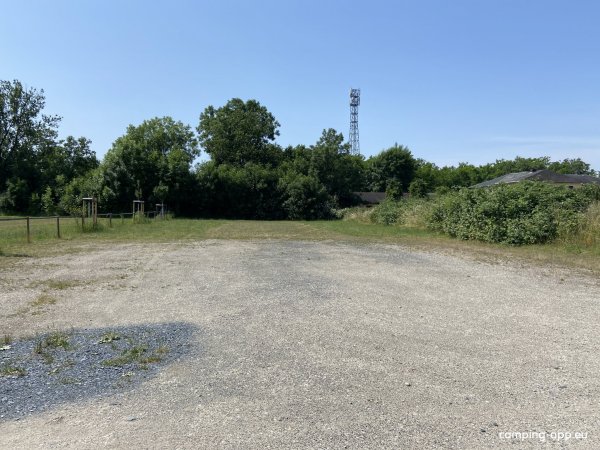 Caravan Stellpatz Schloss Wackerbarth — Photo 4