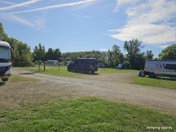 Caravan Stellpatz Schloss Wackerbarth