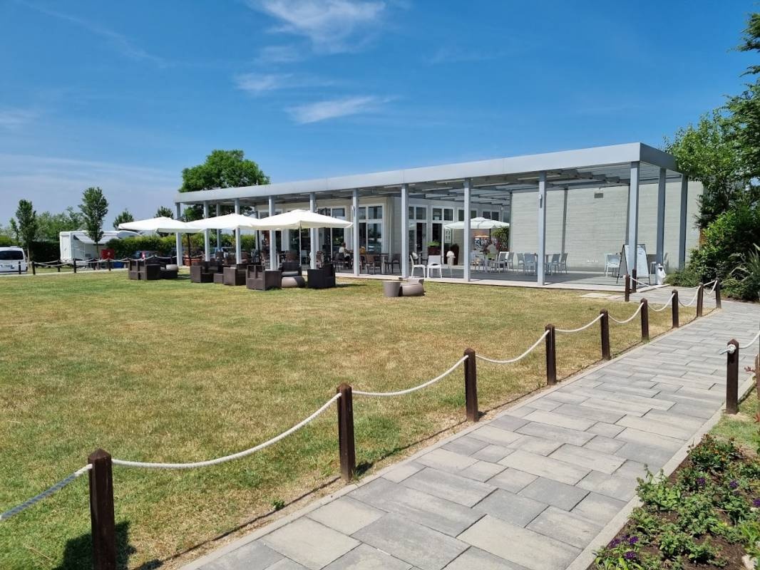 Camping Village Adria — Kamp yeri in Casalborsetti