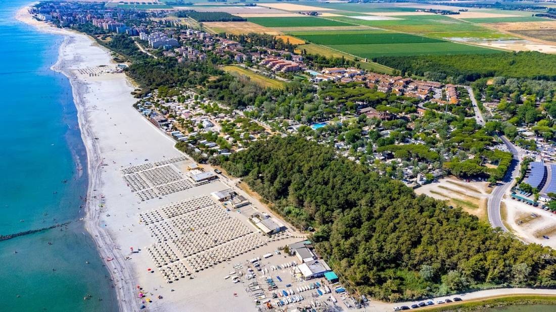 Adriano Camping Village — Camping in Punta Marina