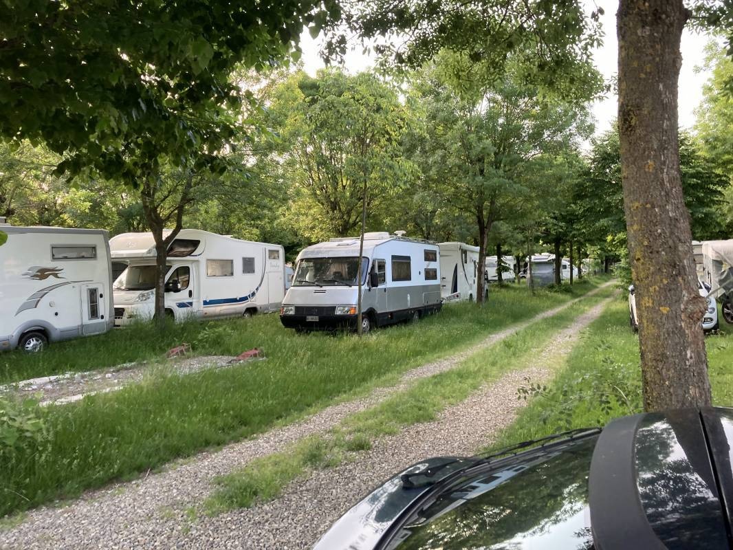 Caravan Camping Club — Sítio de acampamento in Marzaglia