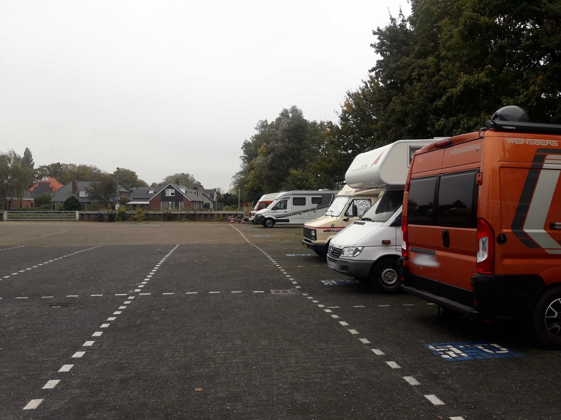 Camperplaats Farmsumerweg — Sp. parking dla kamperów in Appingedam