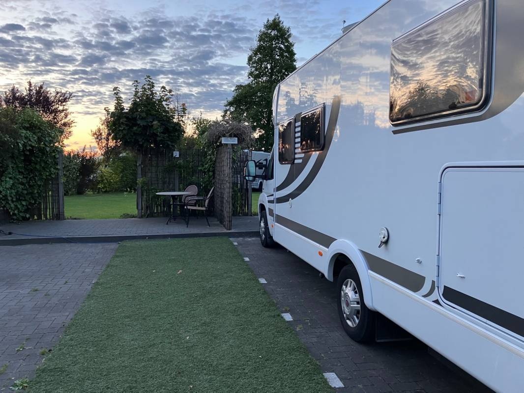 Camperpark it Tún-Hûs — Sítio de acampamento in Anjum