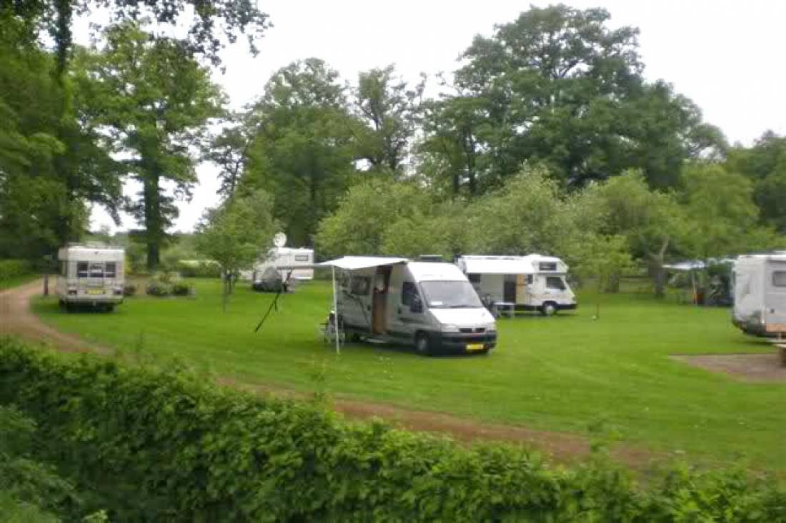 Rabo-Scheele camper en Pleisterplaats — Camperplaats in Hertme