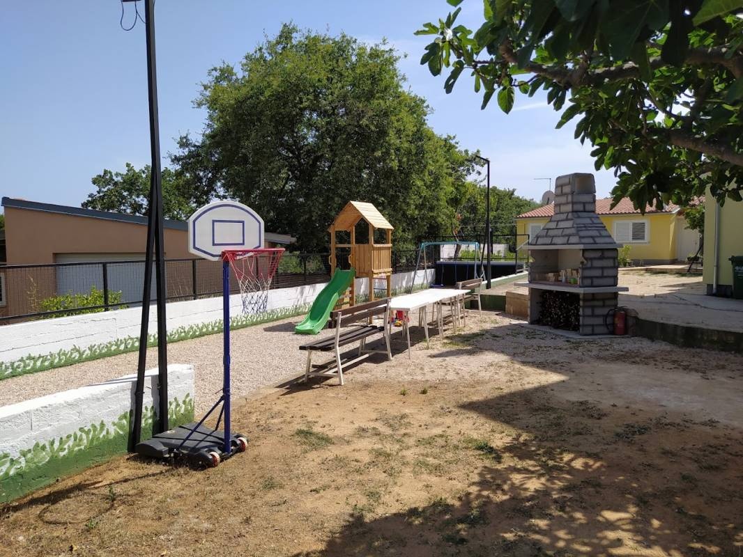 Auto Camp Ivona — Camperplaats in Vodice