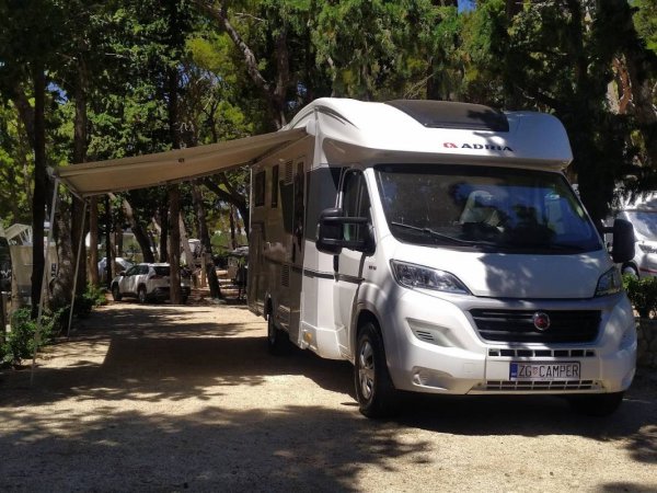 Camp Riviera — Photo 2