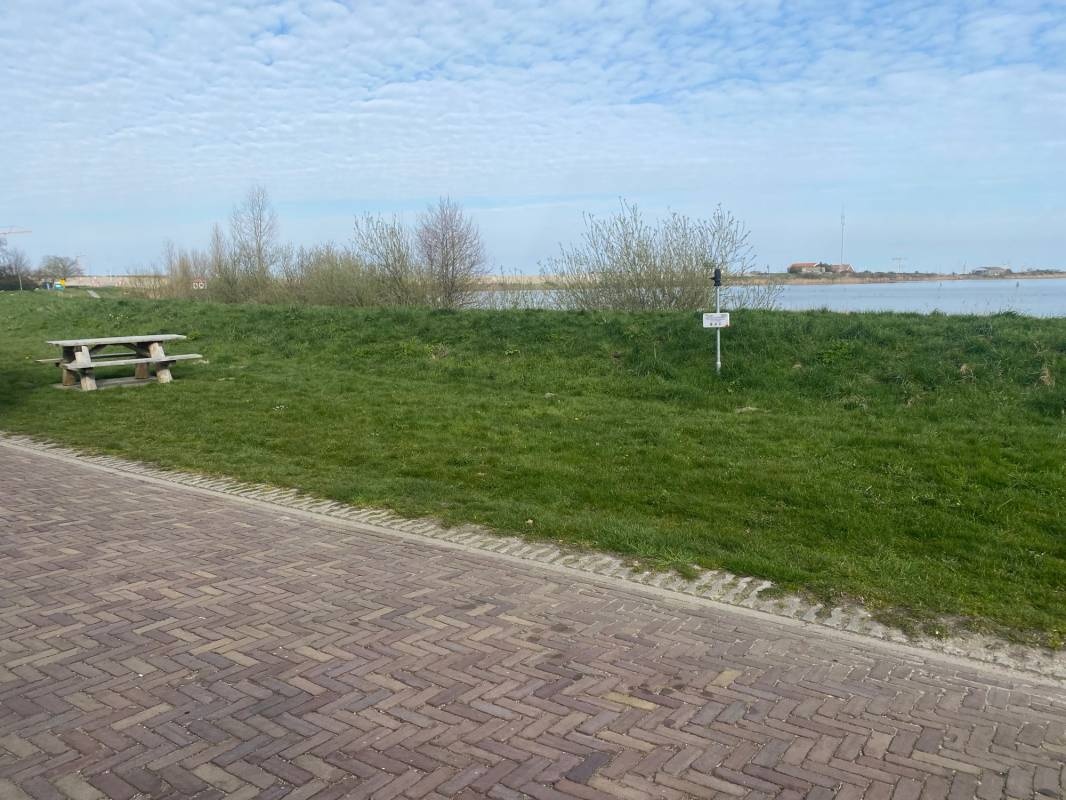 Camperplaats Zuiderstrand — Campervan Site in Den Oever