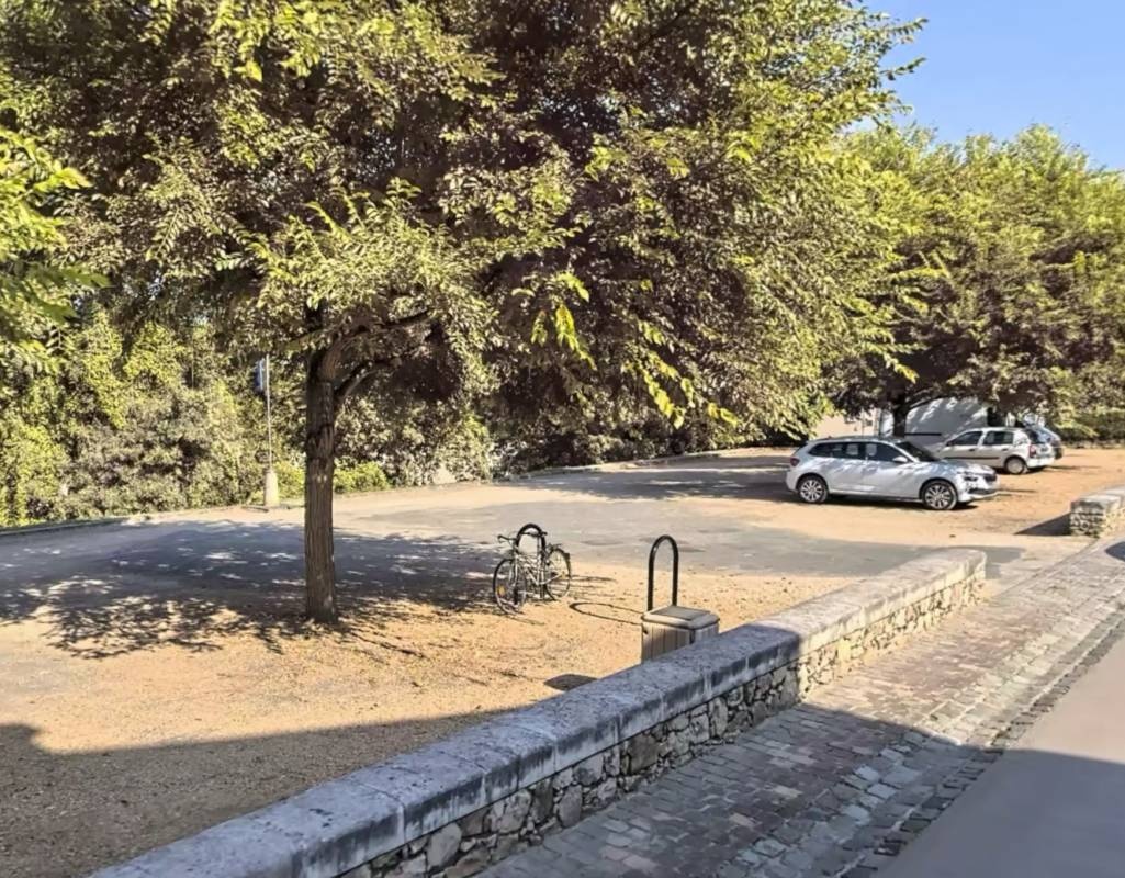 Stellplatz Gennes-Val-de-Loire — Campervan Site in Gennes-Val-de-Loire