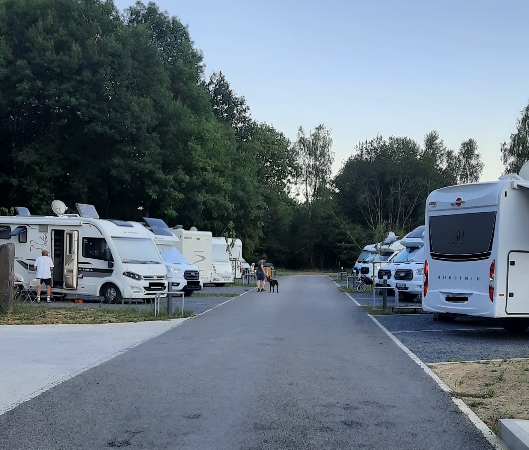 Camping-Car-Park Herbeumont — Stellplatz in Herbeumont