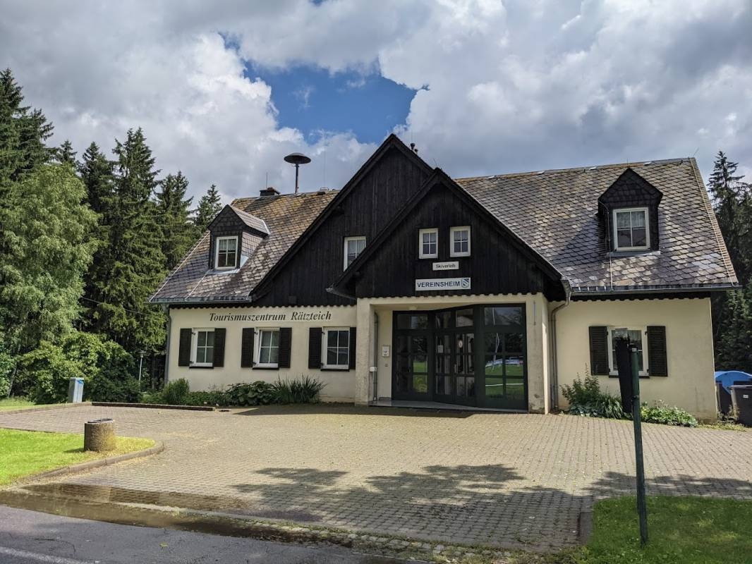 Tourismuszentrum Rätzteich Marienberg — Sp. parking dla kamperów in Marienberg