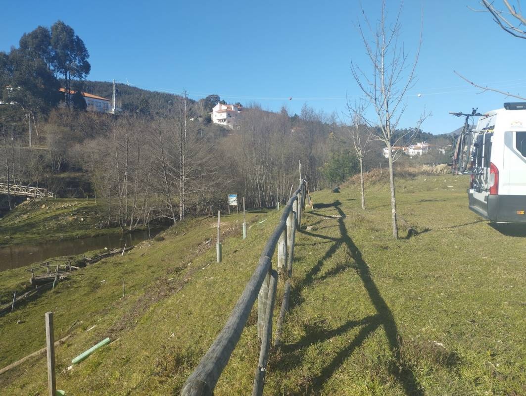 Stellplatz Castanheira de Pera e Coentral — Karavan Sitesi in Castanheira de Pera e Coentral