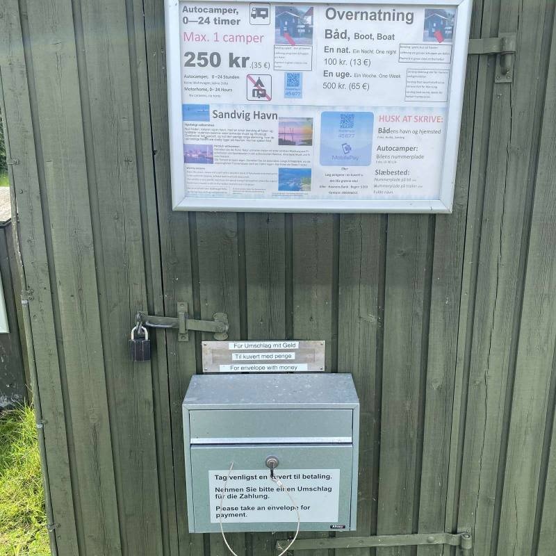 Sandvig Fiskerihavn — Karavan Sitesi in Mern