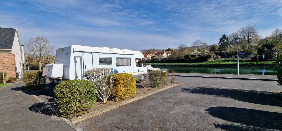 Stellplatz Mouzon — Camperplaats in Mouzon