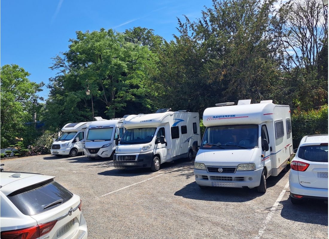 Stellplatz Port-Sainte-Foy-et-Ponchapt — Sítio para autocaravanas in Port-Sainte-Foy-et-Ponchapt
