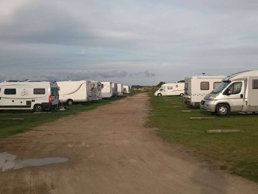 Stellplatz Plouharnel — Sítio para autocaravanas in Plouharnel