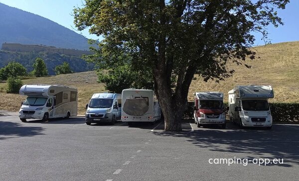 Übernachtungsparkplatz Briançon — Photo 3