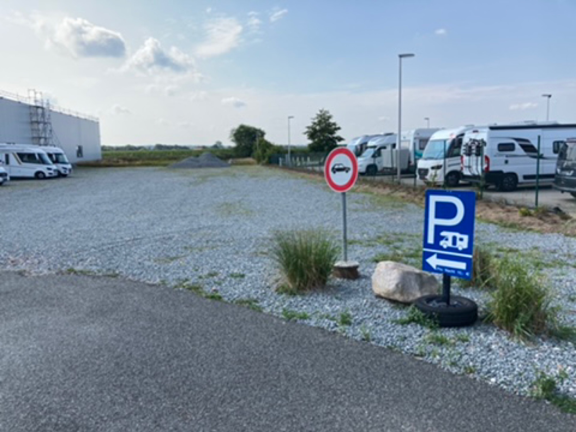 Stellplatz KFZ-Ehlers — Camperplaats in Lamstedt