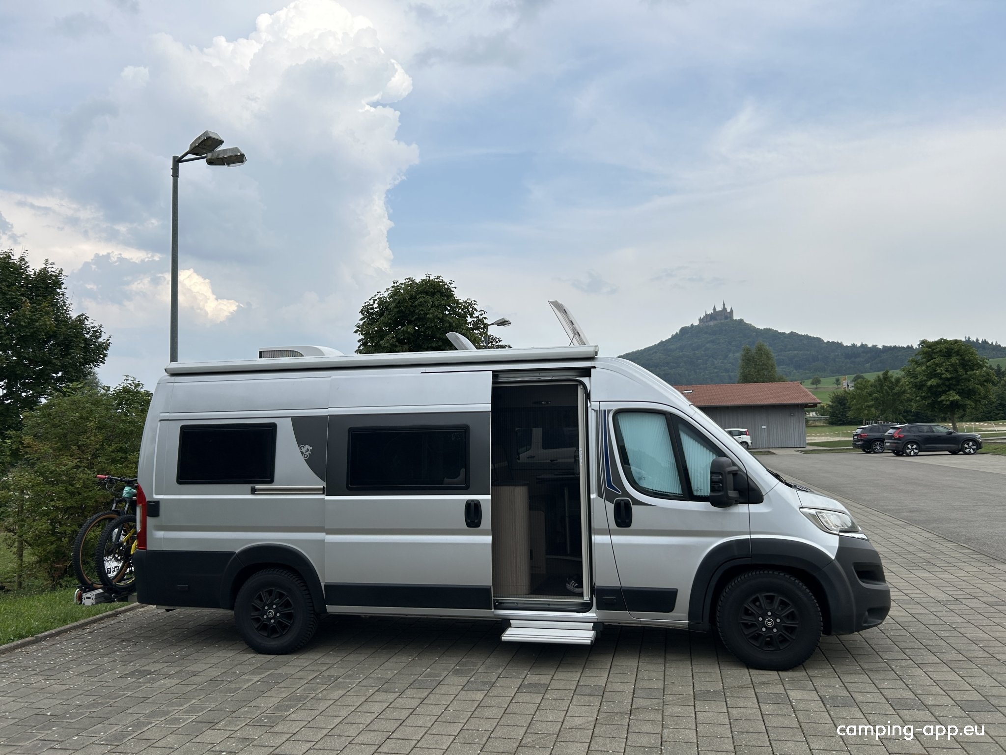Parkplatz am Hofgut Domäne — Karavan Sitesi in Hechingen