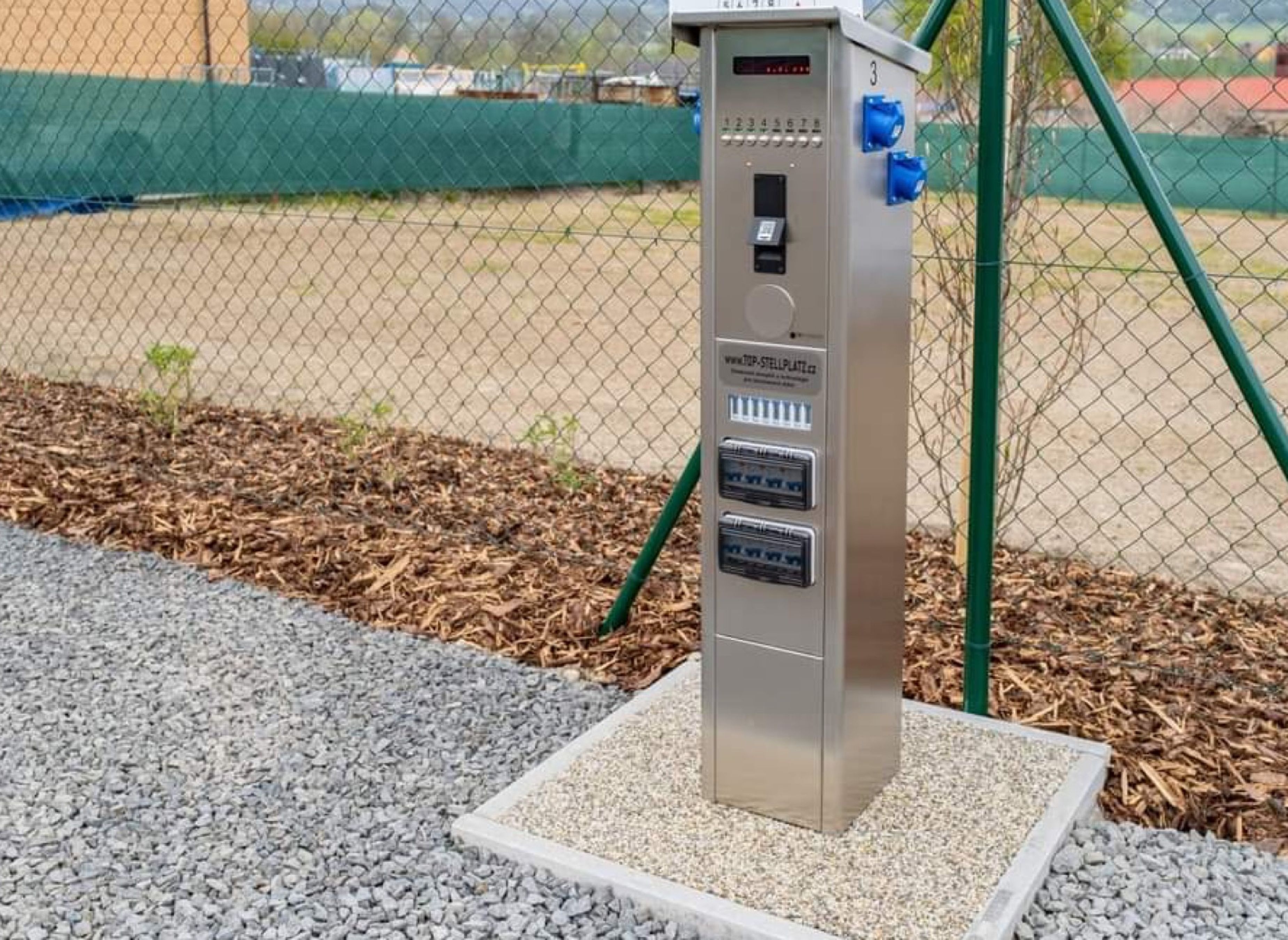 Stellplatz Velemin — Sítio para autocaravanas in Velemin