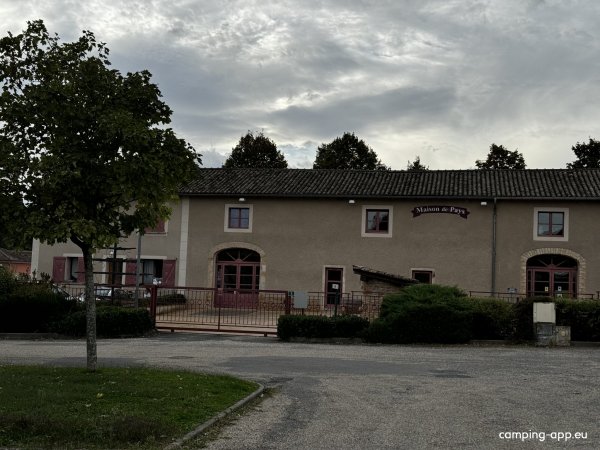 Stellplatz La Chapelle-de-Guinchay — Photo 2
