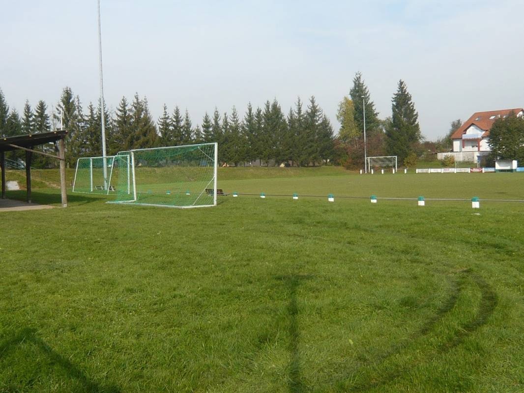 Stellplatz Sportplatz — Campervan Site in Kraichtal