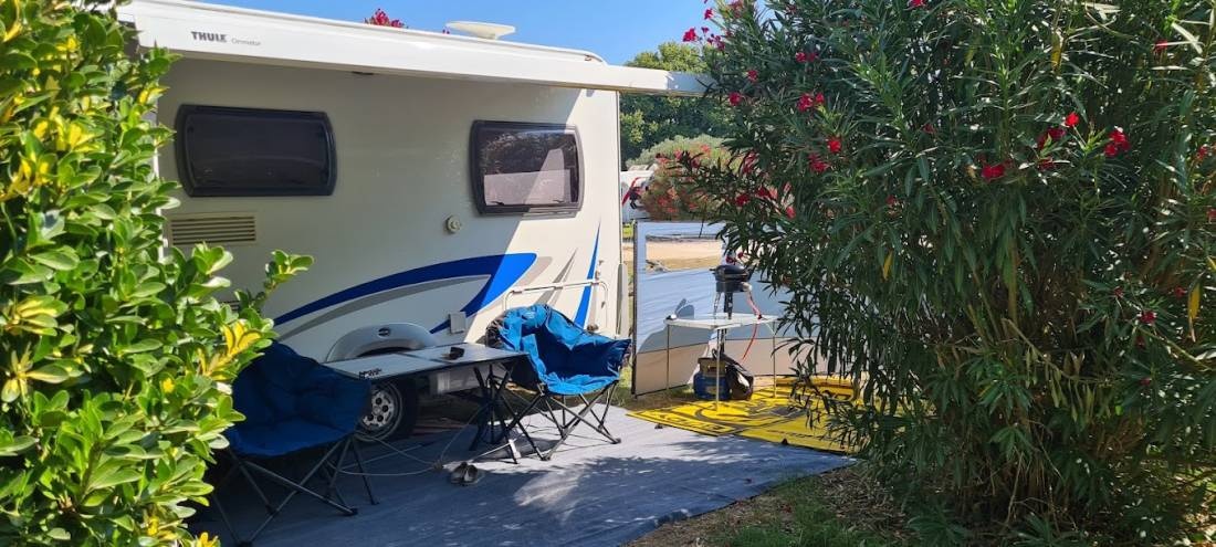 Stellplatz Latour-Bas-Elne — Місце для кемперів in Latour-Bas-Elne