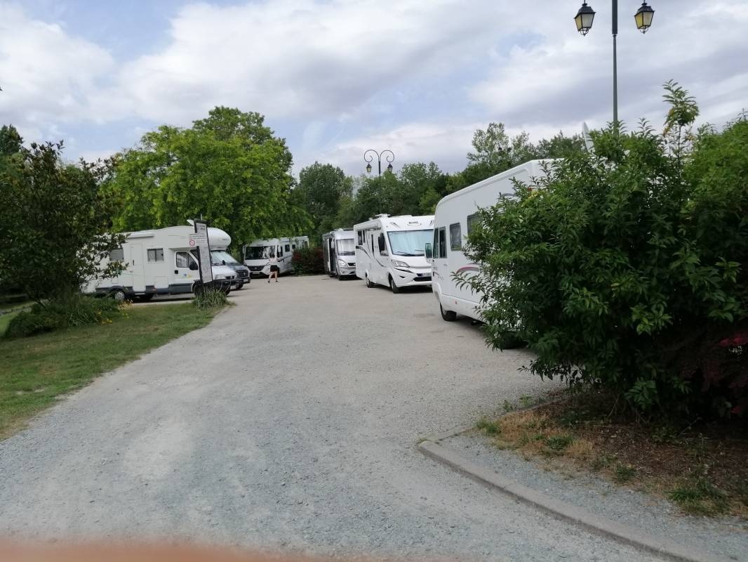 Stellplatz Loches — Campervan Site in Loches