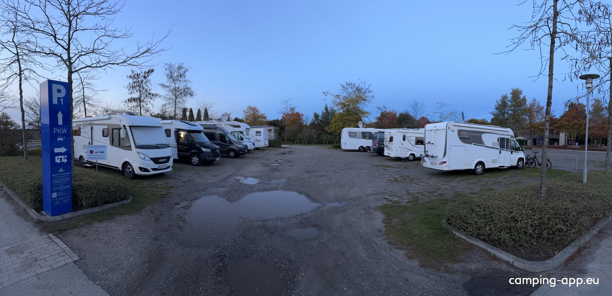 Stellplatz am Park der Gärten (P1) Bad Zwischenahn — Campervan Site in Bad Zwischenahn