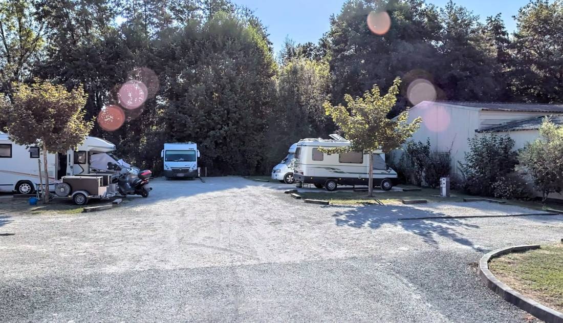 Stellplatz Lembras — Camperplads in Lembras