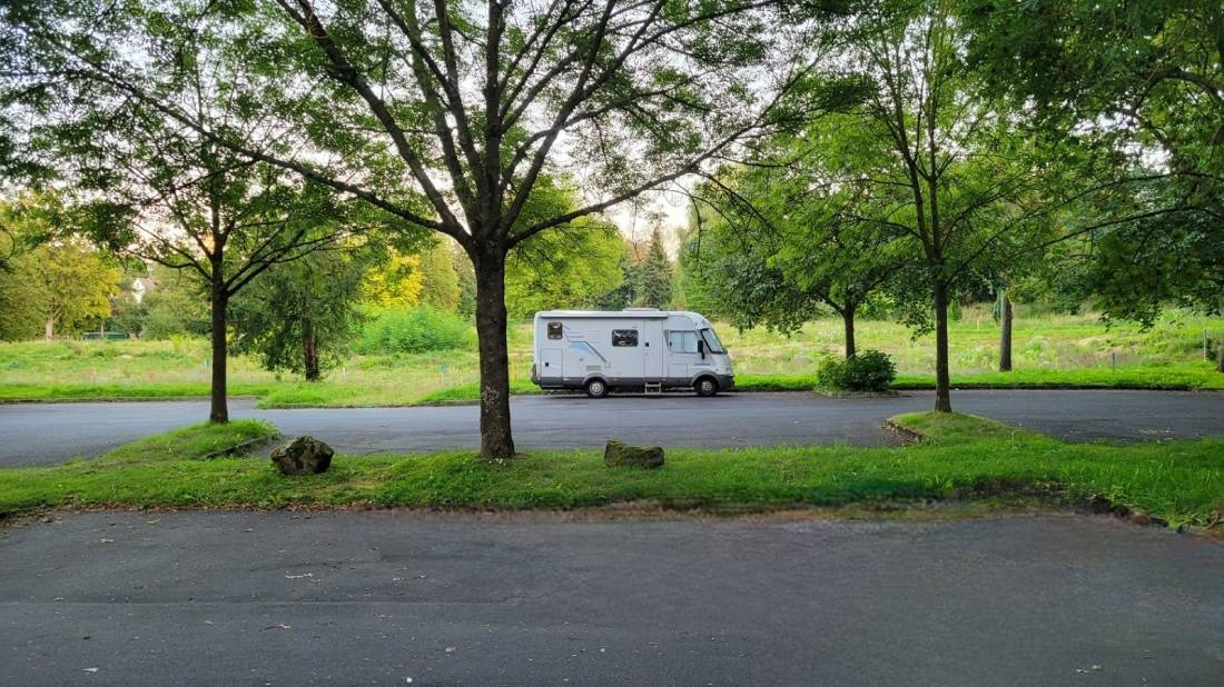 Übernachtungsparkplatz Hallenbad — Campervan Site in Borken
