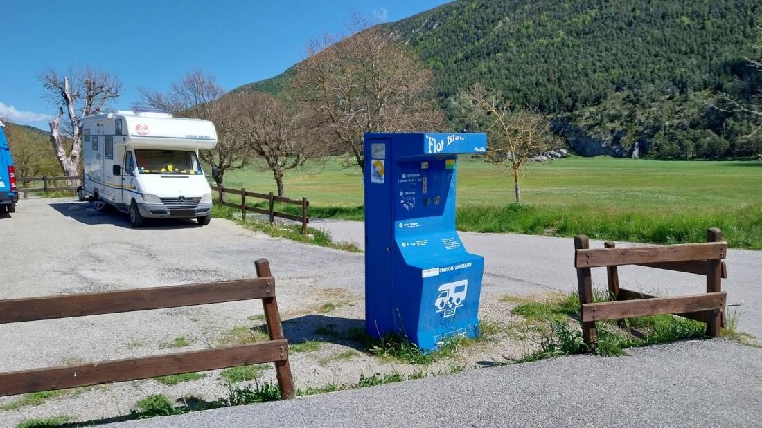  Stationnement camping-car — Camperplaats in Caille