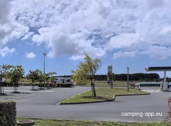 Stellplatz Intermarche, La Tremblade — Photo 2