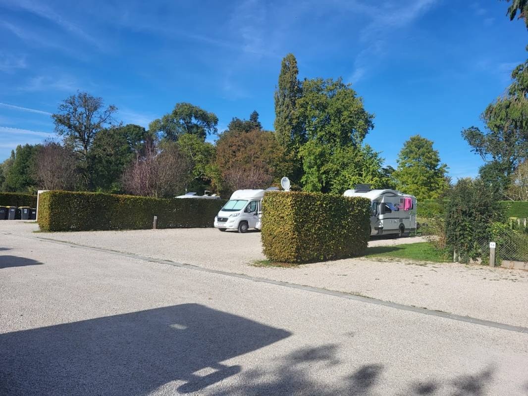 Stellplatz Lailly-en-Val — Місце для кемперів in Lailly-en-Val