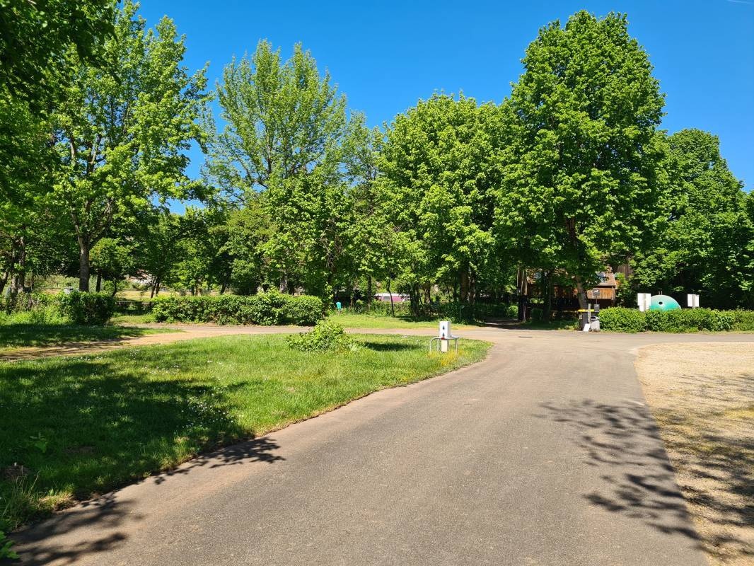 Stellplatz Capdenac-Gare — Area Autocaravanas in Capdenac-Gare