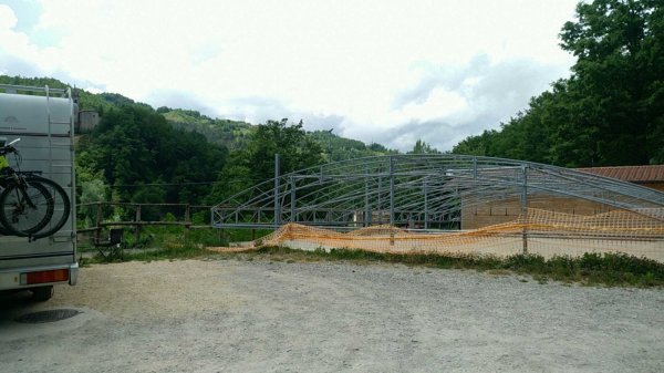 Stellplatz San Benedetto Val di Sambro — Foto 3