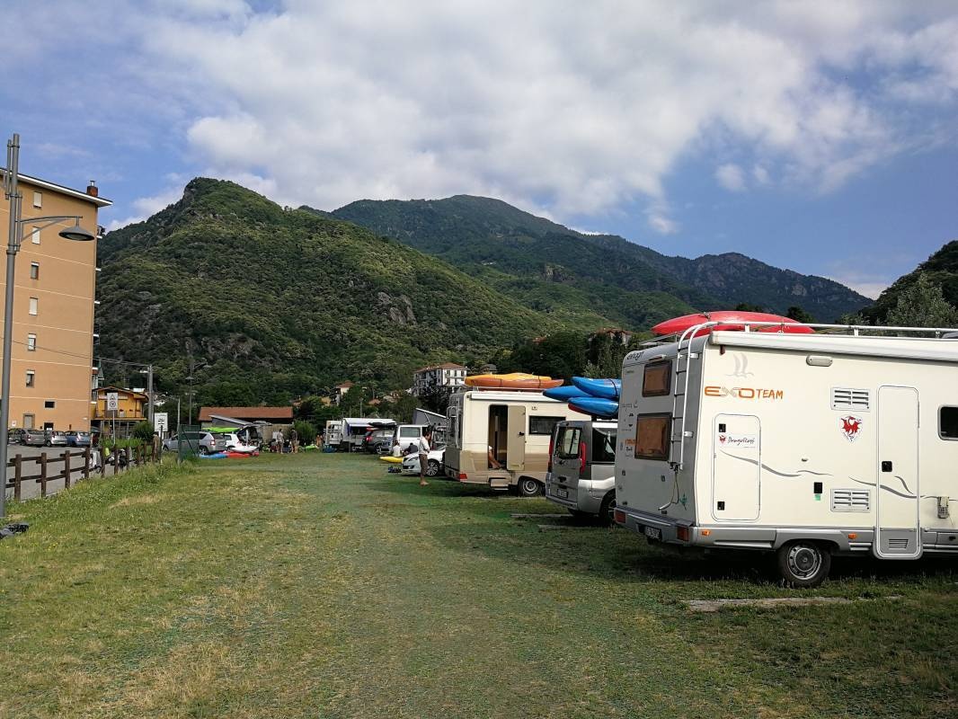 Stellplatz Pont-Canavese — Ställplats in Pont-Canavese