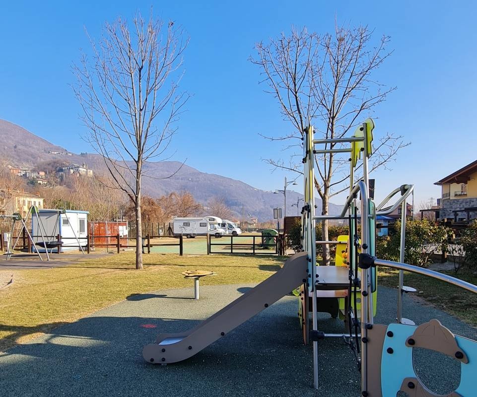 Stellplatz Pont-Canavese — Camperplaats in Pont-Canavese