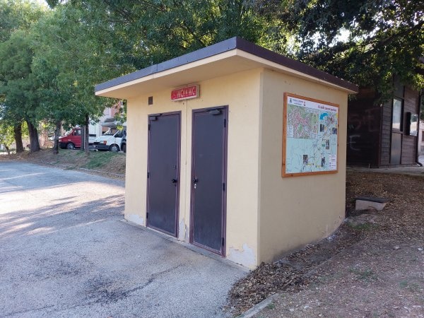 Stellplatz Sarnano — Area Autocaravanas in Sarnano