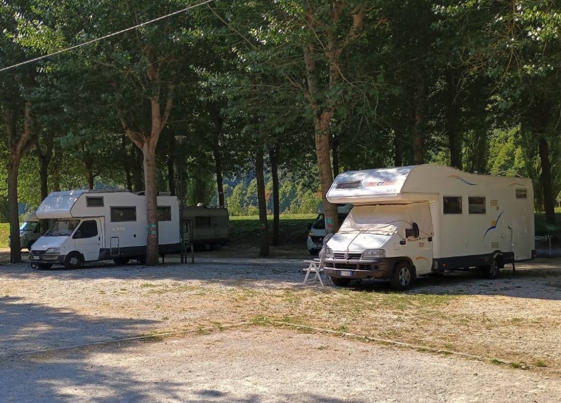 Area camper il buchetto — Area di sosta in Pioraco