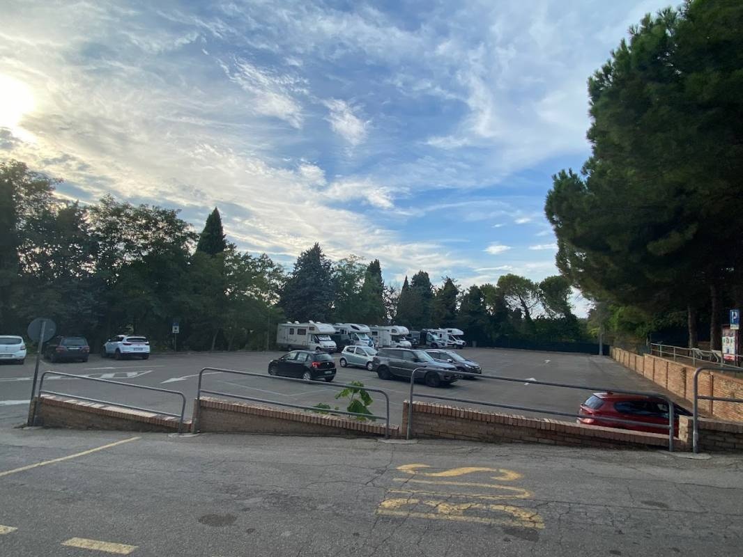Stellplatz Gradara — Campervan Site in Gradara