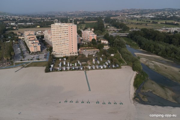 Area Camper L'Oasi — Photo 4