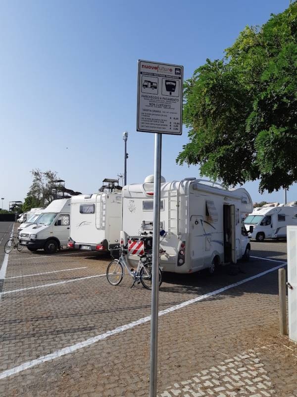 Stellplatz Cecina — Area Autocaravanas in Cecina