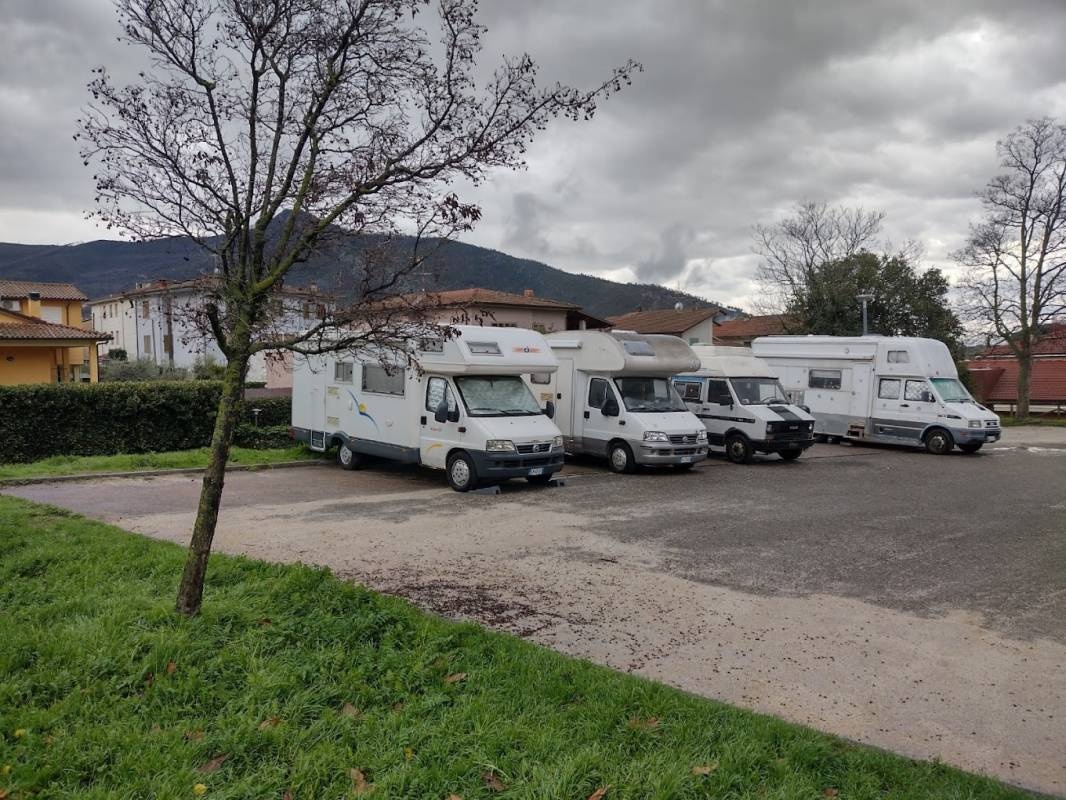 Stellplatz Calci — Bobilplass in Calci