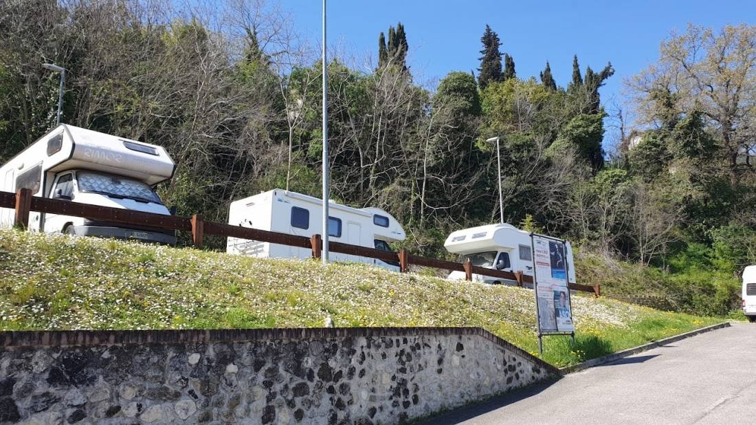 Stellplatz Verucchio — Sp. parking dla kamperów in Verucchio